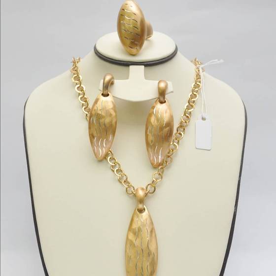 Hammered pendant set at Blings et’al, Wuse 2 Abuja